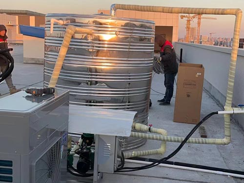 合肥启灏医疗科技有限公司空气热水器安装现场