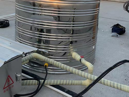 合肥启灏医疗科技有限公司空气热水器安装现场